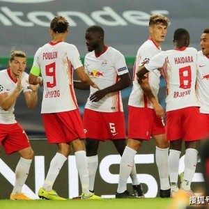  法甲月度最佳阵容巴黎四将强势入选  